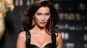 Bella Hadid: Στο πλευρο των θυματων μετα τη φονικη εκρηξη στη Βηρυττο