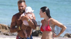 Νικη Θωμοπουλου &amp; Γιαννης Μαρακακης: Πρωτες διακοπες μαζι με την κορη τους