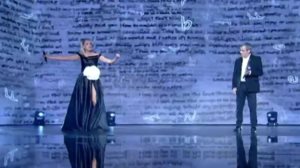 J2US | Συγκινησε η Σασα Σταματη αφιερωνοντας την ερμηνεια της στον μπαμπα της που εφυγε προσφατα - Τι ειπε on stage;