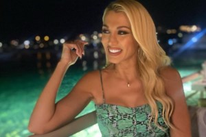 Κωνσταντίνα Σπυροπούλου | Το νέο στιγμιότυπο που "κρύβει" εντέχνως την κοιλιά της εν μέσω φημών εγκυμοσύνης