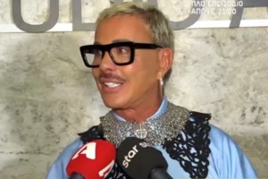 Ο Λάκης Γαβαλάς έδειξε την τεφροδόχο του στους "Πρωταγωνιστές" - Η ανάρτηση του Σταύρου Θεοδωράκη