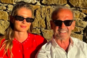 Νέες φωτογραφίες από το καλοκαίρι της Τζένης Μπαλατσινού στην Πάτμο με τα τέσσερα παιδιά της - εικόνα 3