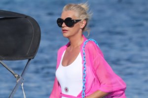 Σάσα Σταμάτη | Καθημερινές στιγμές στο Κολωνάκι