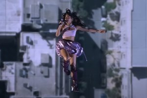 Το  "ZARI" της Μαρίνα Σάττι είναι το πρώτο τραγούδι με ελληνικό στίχο που μπήκε στα παγκόσμια charts! - εικόνα 2
