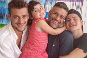 Ο Στέλιος Κρητικός μας δείχνει για πρώτη φορά τη νεογέννητη κόρη του!