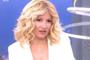 Η Μαίρη Συνατσάκη απαντά στον Αλέξη Κούγια: "Δηλώνω μη φυσιολογική, ανύπαντρη, χωρίς οικογένεια, ανεπάγγελτη επαγγελματίας ομοφυλόφιλη"