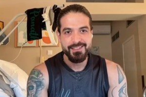 Άρης Μουγκοπέτρος: Ακούω συνέχεια το "μπαμ" στα αυτιά μου - Η γυναίκα μου είναι βράχος, έχει περάσει πολύ δύσκολα