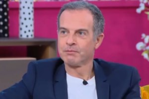Ο Παύλος Ντε Γκρες στην πρώτη on camera αντίδραση για τον γάμο του αδερφού του, Νικόλαου - εικόνα 3