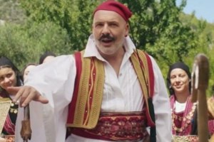 Καλό Μεσημεράκι | Αναβάλλεται η πρεμιέρα του Νίκου Μουτσινά και μεταφέρεται σε νέα ημερομηνία ... λόγω βασίλισσας Ελισάβετ