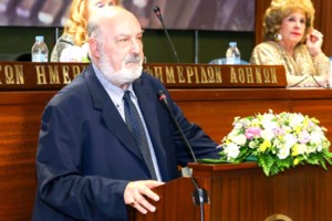 Πλήθος κόσμου στο τελευταίο αντίο στον Κώστα Γεωργουσόπουλου