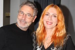 Σμαράγδα Καρύδη: "Έγιναν πολύ άσχημα πράγματα και φύγαμε έξι άτομα από τον θίασο" - εικόνα 2