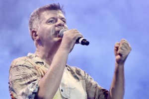 Η απάντηση του Φοίβου Δεληβοριά για τη χρηματική του αμοιβή στην αλλαγή χρόνου στο Σύνταγμα - εικόνα 3