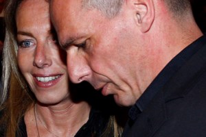 Γιάνης Βαρουφάκης: "Δεν πρόκειται να ανεχθώ τέτοιες ανοησίες ακόμα και από τον τάφο ενός ανθρώπου που σεβάστηκα" - εικόνα 2