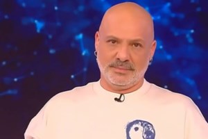 "Αυτό ήταν μία σύσκεψη στο "Δέστε τους" - Έτσι έκαναν η Καινούργιου και ο Μουτσινάς, απλά δεν τους βλέπαμε" - εικόνα 2