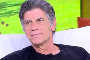 Γιάννης Μπέζος: "Είμαστε υποχρεωμένοι να το κάνουμε, διότι θα καταλήξουμε σαν κάτι παππούδες που αναμασούν τα παλιά"