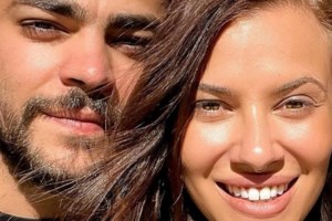 Η Λάουρα Νάργες ποζάρει για πρώτη φορά με φουσκωμένη κοιλίτσα