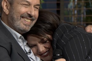 Δανάη Μπάρκα: "Είμαι πολύ κοντά στη φάση να κάνω μπλοκ τη μητέρα μου!" - εικόνα 3