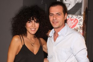 Στην Ιταλία η Μαρία Σολωμού - Το φιλί στο στόμα με τον Αντίνοο Αλμπάνη