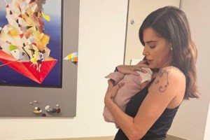 Ελισάβετ Σπανού: "Δεν μπορώ να πάρω τα πόδια μου, μου πέφτουν τα μαλλιά"