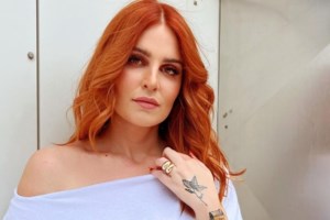 H Εβελίνα Νικόλιζα αποκαλύπτει για την επίθεση από γνωστό τραγουδιστή: "Το έχει αναλάβει δικηγόρος" - εικόνα 2