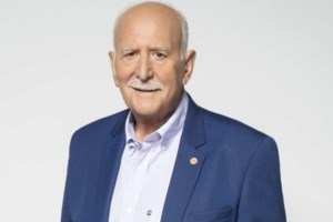 Ο Γιώργος Παπαδάκης εμφανίστηκε στο "Καλημέρα Ελλάδα" από το σπίτι: "Γιατί είστε εσείς εκεί κι εγώ εδώ;"