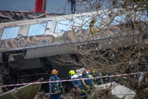 Τραγωδία στα Τέμπη | Πατέρας θύματος: "Τα σκοτώσανε τα παιδιά - Θα εκδικηθώ για τις ψυχές τους"