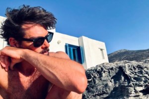 Ο Γιάννης Κουκουράκης φωτογραφίζεται μόνο με την πετσέτα του και γίνεται το απόλυτο eye candy - εικόνα 3