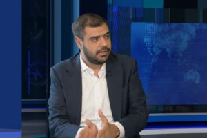 Παύλος Μαρινάκης & Κατερίνα Μαχαιριώτη βαφτίζουν τον γιο τους - Αυτό είναι το προσκλητήριο - εικόνα 2