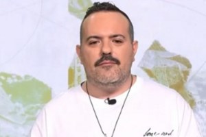 Aide-mémoire | Η ατάκα της Κοκκίνου, η "TV Queen" σε αγώνα δρόμου & το παρασκήνιο της πρότασης στη Μελέτη