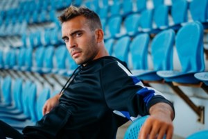 Ιάσονας Μανδηλάς: "Τόσα χρόνια ένιωθα εγκλωβισμένος με τη σεξουαλικότητά μου"