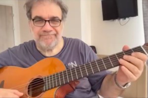 Η πρώτη βραδινή έξοδος του Δημήτρη Σταρόβα μετά τη σοβαρή περιπέτεια της υγείας του - εικόνα 2