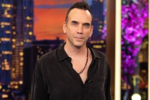 Η Άννα Δρούζα αιφνιδίασε τον Πάνο Μουζουράκη: "Πόσες φορές σου έχει ζητηθεί να χρησιμοποιήσεις το σώμα σου για να ανέβεις σε επιτυχία;"