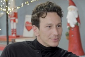 Ο Μιχάλης Σαράντης συγκίνησε τη Βάσω Λασκαράκη: "Οι γονείς μου είναι εδώ αλλά δεν είναι"