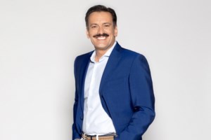 Θάνος Κιούσης: "Έχω μελαγχολικές στιγμές μόνο όταν είμαι μόνος μου και περνάνε φευγαλέα"