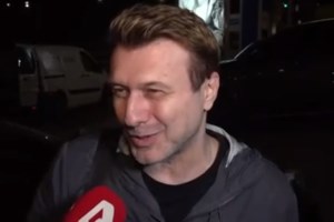 Ο Γρηγόρης Αρναούτογλου ξεκαθαρίζει για τον Γιάννη Πλούταρχο: "Εννοείται ότι έκανα πλάκα, μην ψάχνεστε" - εικόνα 2