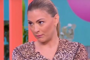 Δανάη Μπάρκα | Η on air ατάκα με την οποία επιβεβαίωσε την αποχώρηση συνεργάτη της από το "Πάμε Δανάη" - εικόνα 2