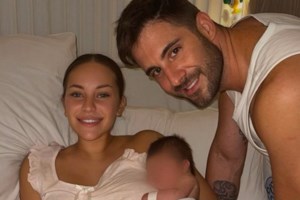 Το τρυφερό στιγμιότυπο της Ανδρομάχης με τον 5 ημερών γιο της - εικόνα 2