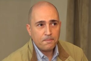 Η Κατερίνα Στικούδη αναφέρεται στην αιφνίδια αποχώρηση του Βαγγέλη Σερίφη από το "Κοινωνία Άνω Κάτω"