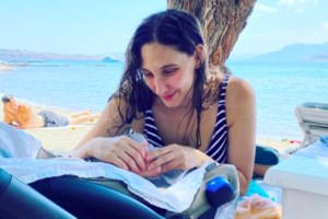 Φωτεινή Αθερίδου: "Μικρή έλεγα ότι είμαι κόρη υδραυλικού - Ο μπαμπάς μου είναι το άλλο άκρο από εμένα με τα παιδιά μου" - εικόνα 3