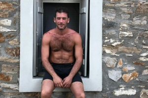 Αντίνοος Αλμπάνης: "Γίνεται μια περίεργη διάκριση με το γυμνό, αυτά τα ζητήματα πρέπει να τα λύσουμε. Ανήκουμε στη Δύση και είμαστε στο 2022"