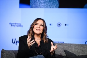 Aide-mémoire | Το τηλεοπτικό ρεσιτάλ του Γιάννη Μπέζου & η "επιστροφή" της Ιωάννας Μαλέσκου - εικόνα 3