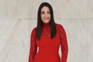 Η Ιωάννα Παλιοσπύρου hotter than ever με μαγιό