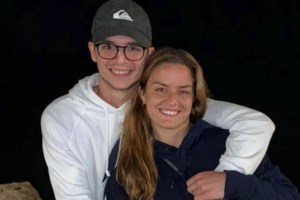 Η Μαρία Σάκκαρη σε επίσημο γκαλά για την ορκωμοσία Trump δίπλα στον Κωνσταντίνο Μητσοτάκη