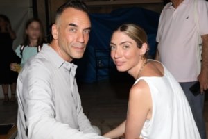 Φαίη Σκορδά: "Σκέφτομαι τον Πάνο Μουζουράκη και τον τρόπο που συνεχίζει να υπερασπίζεται τον πατέρα Αντώνιο"