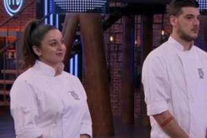 MasterChef | Ολοκληρώθηκε η πρώτη "μάχη" του τελικού & αυτός πήρε το προβάδισμα