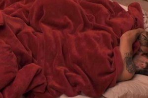 Χείμμαρος η μητέρα του Μπάμπη Λαζαρίδη για την Αγγελική Ηλιάδη και τα πλάνα της "Φάρμας": "Ντροπή της"