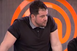 MasterChef | Η απόλυτη ανατροπή – Αποχώρησε, αλλά επέστρεψε ο "Μπόμπαινας"
