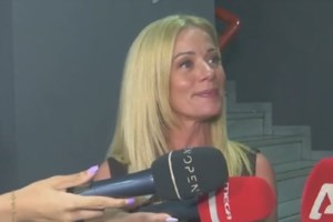 Η Ελισάβετ Κωνσταντινίδου απαντά με χιούμορ: "Η Βίσση είναι η κοπέλα μου, τα έχουμε"