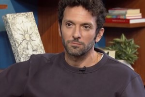 Δημήτρης Μοθωναίος: Στο σχολείο ήμουν το παιδί με σιδεράκια και γυαλιά, φυτό! Όταν πήγα στο Πρωινό με τη Σκορδά πίστευαν πως έχω τρελαθεί