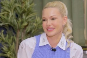 Βίκυ Κάβουρα: "Έκλαιγα και έλεγα ότι φοβάμαι - Μπήκα σαν παιδί και βγήκα γυναίκα"